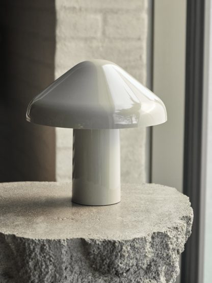 HY PAO PORTABLE TABLE LAMP - Image 16