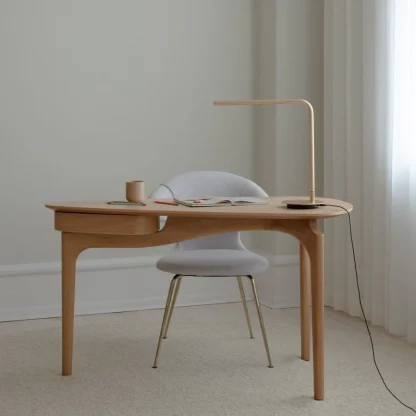 VI OMNI TABLE LAMP W/ USB CHARGING - Image 4