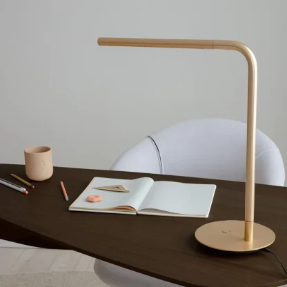 VI OMNI TABLE LAMP W/ USB CHARGING - Image 6