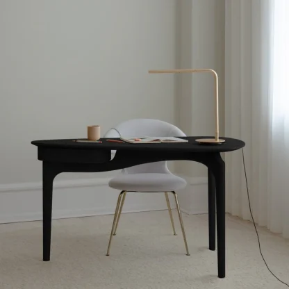 VI OMNI TABLE LAMP W/ USB CHARGING - Image 7