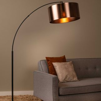 arc-floor-lamp-insitu