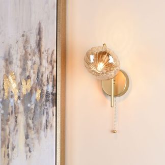ede-wall-light-satin-gold-and-amber-glass-03