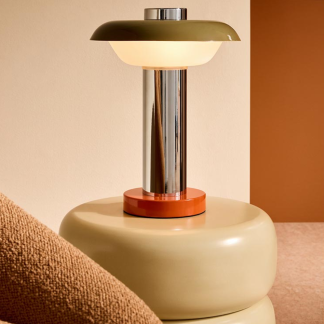 Chrome-Eero-Table-lamp-02